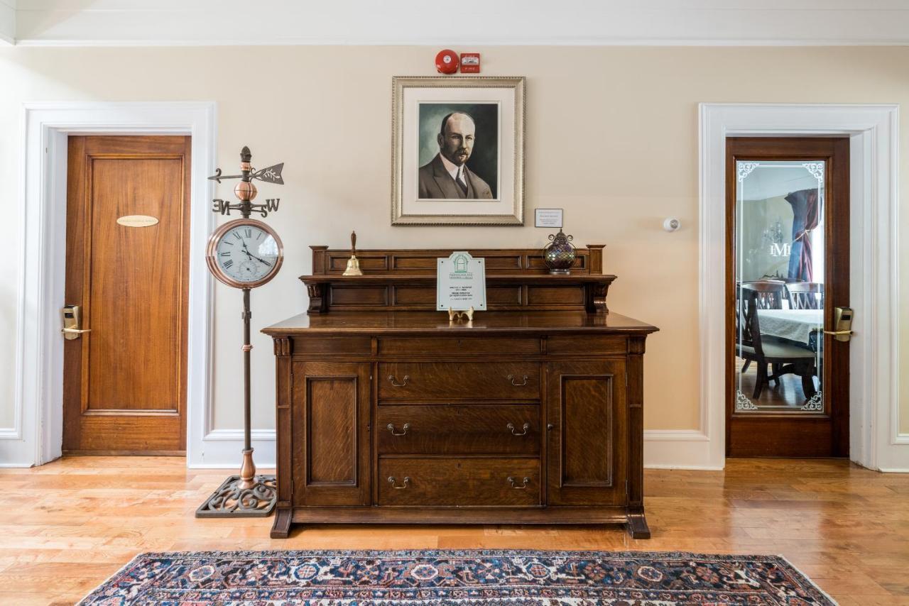 Monroe House Executive Guest Suites St. John's Eksteriør billede