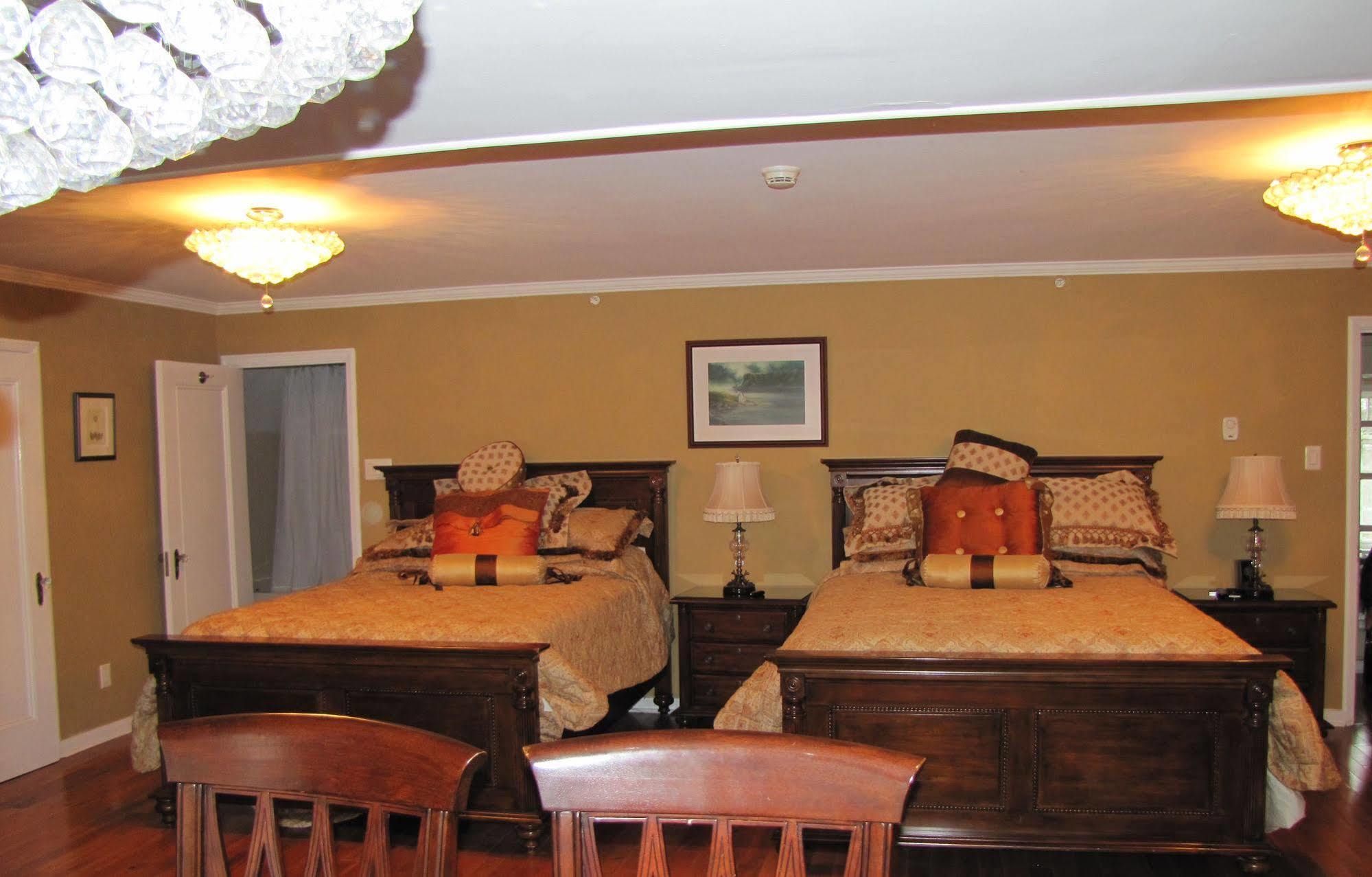 Monroe House Executive Guest Suites St. John's Eksteriør billede
