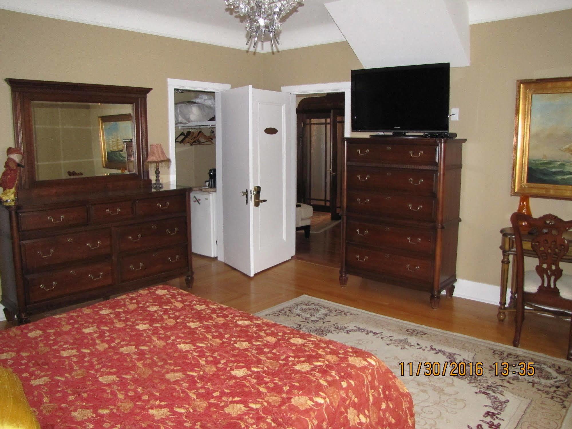 Monroe House Executive Guest Suites St. John's Eksteriør billede